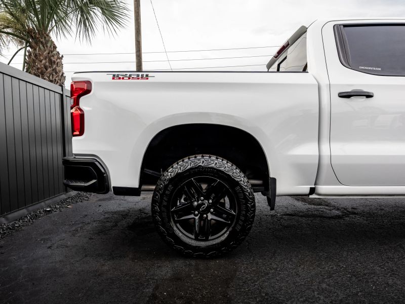 2024 Chevrolet Silverado 1500 Crew Cab LT Trail Boss Pickup 4D 5 3/4 ft
