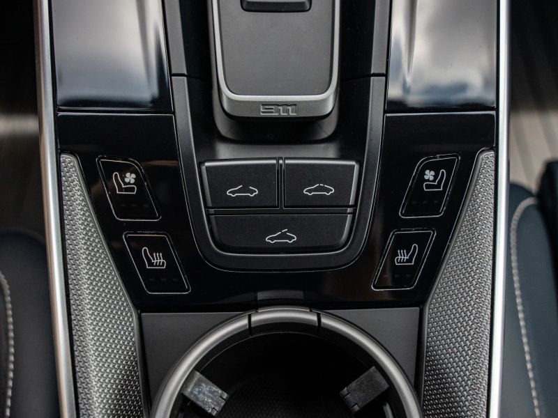 2025 Porsche 911 Carrera Coupe 2D