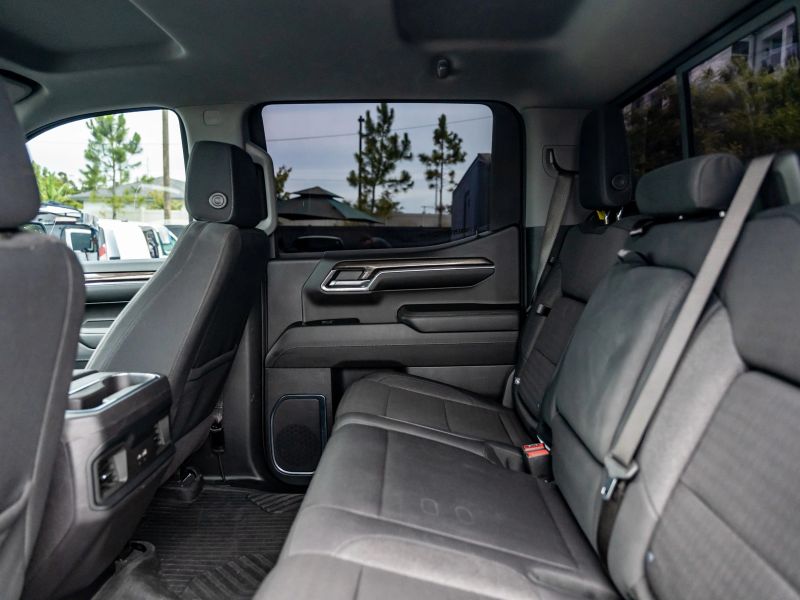 2024 Chevrolet Silverado 1500 Crew Cab LT Trail Boss Pickup 4D 5 3/4 ft