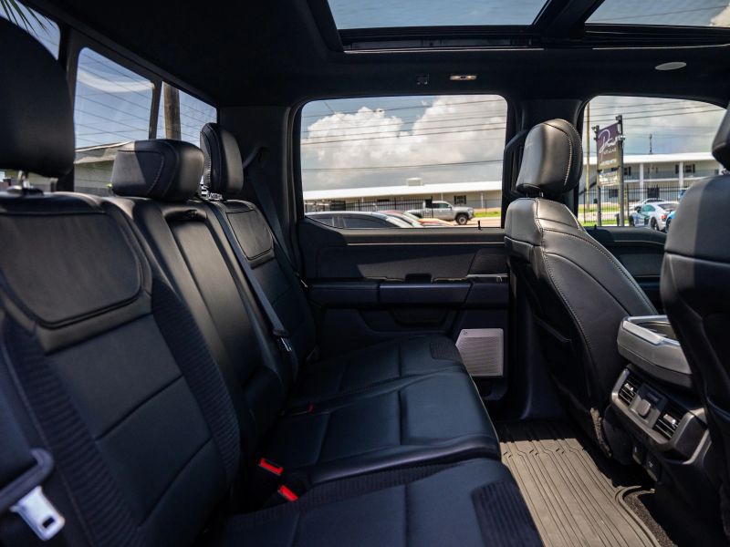 2022 Ford F150 SuperCrew Cab Raptor Pickup 4D 5 1/2 ft
