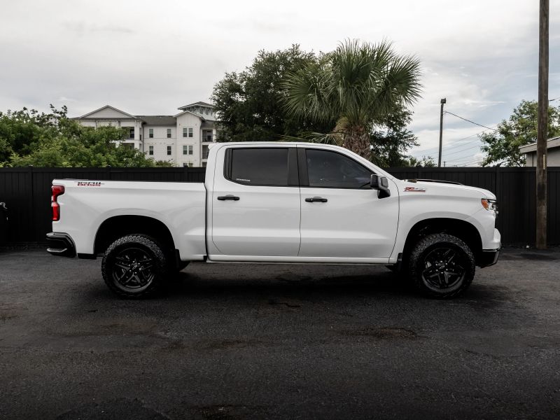 2024 Chevrolet Silverado 1500 Crew Cab LT Trail Boss Pickup 4D 5 3/4 ft