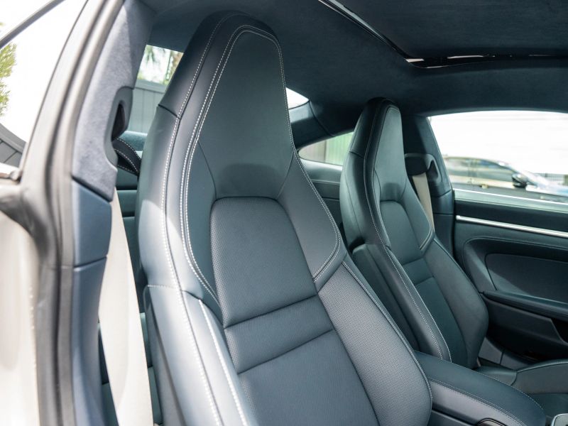 2025 Porsche 911 Carrera Coupe 2D