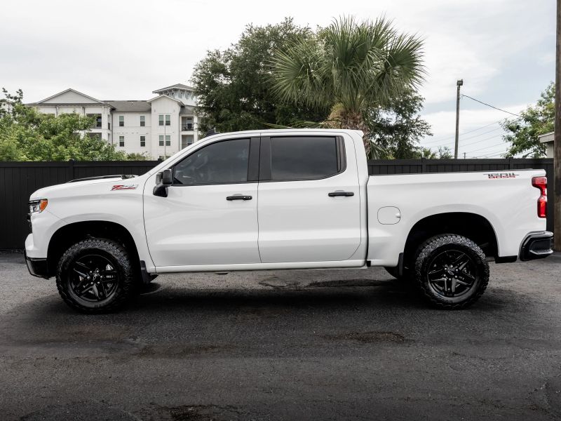 2024 Chevrolet Silverado 1500 Crew Cab LT Trail Boss Pickup 4D 5 3/4 ft