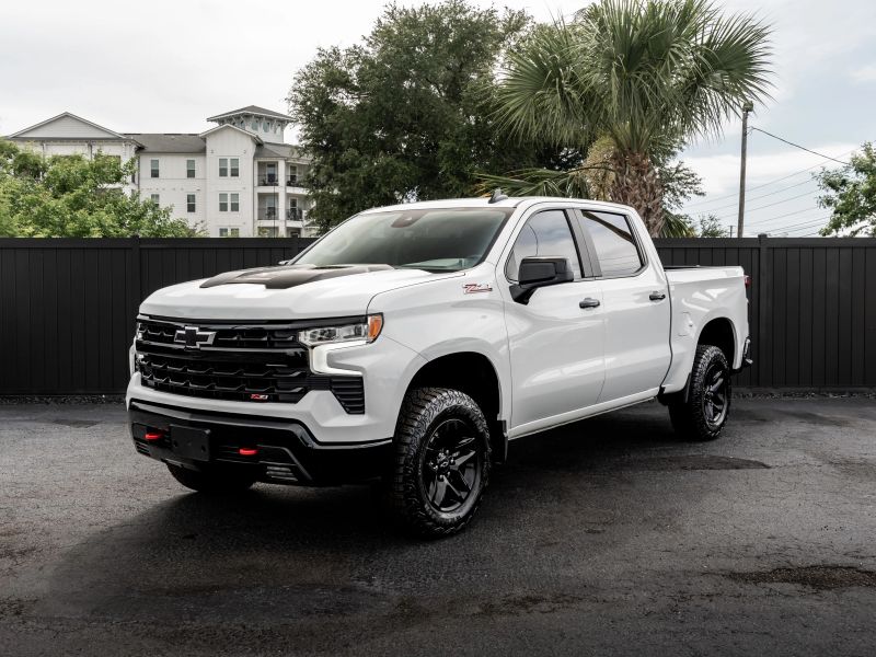 2024 Chevrolet Silverado 1500 Crew Cab LT Trail Boss Pickup 4D 5 3/4 ft