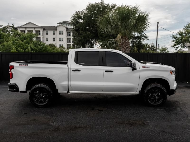2024 Chevrolet Silverado 1500 Crew Cab LT Trail Boss Pickup 4D 5 3/4 ft