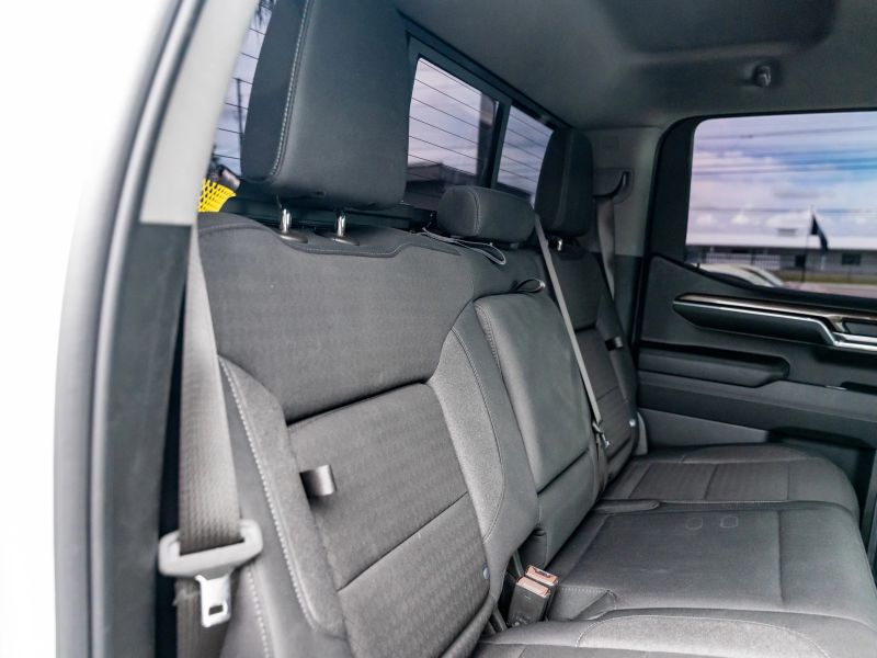 2024 Chevrolet Silverado 1500 Crew Cab LT Trail Boss Pickup 4D 5 3/4 ft