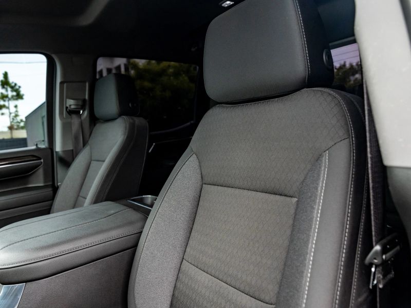 2024 Chevrolet Silverado 1500 Crew Cab LT Trail Boss Pickup 4D 5 3/4 ft