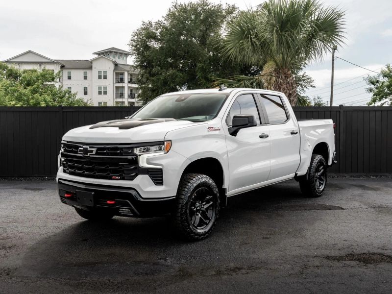 2024 Chevrolet Silverado 1500 Crew Cab LT Trail Boss Pickup 4D 5 3/4 ft