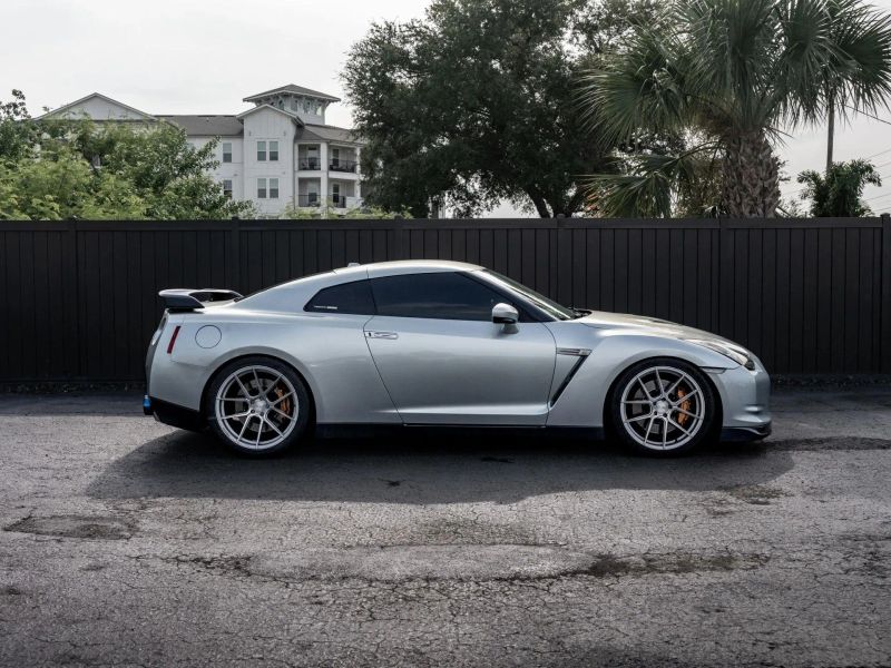 2009 Nissan GT-R Premium Coupe 2D
