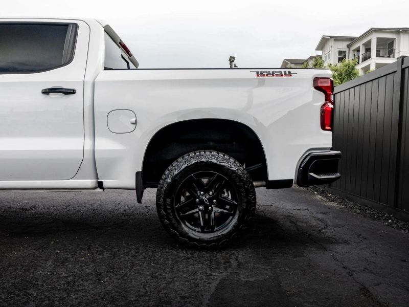 2024 Chevrolet Silverado 1500 Crew Cab LT Trail Boss Pickup 4D 5 3/4 ft