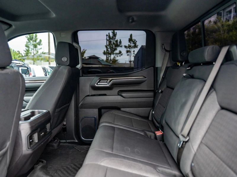 2024 Chevrolet Silverado 1500 Crew Cab LT Trail Boss Pickup 4D 5 3/4 ft