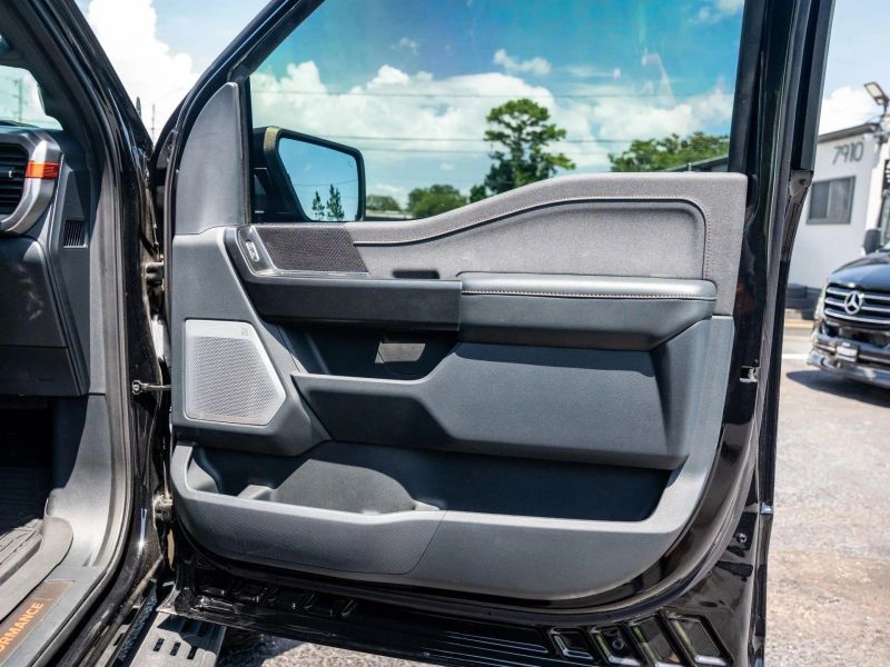 2022 Ford F150 SuperCrew Cab Raptor Pickup 4D 5 1/2 ft