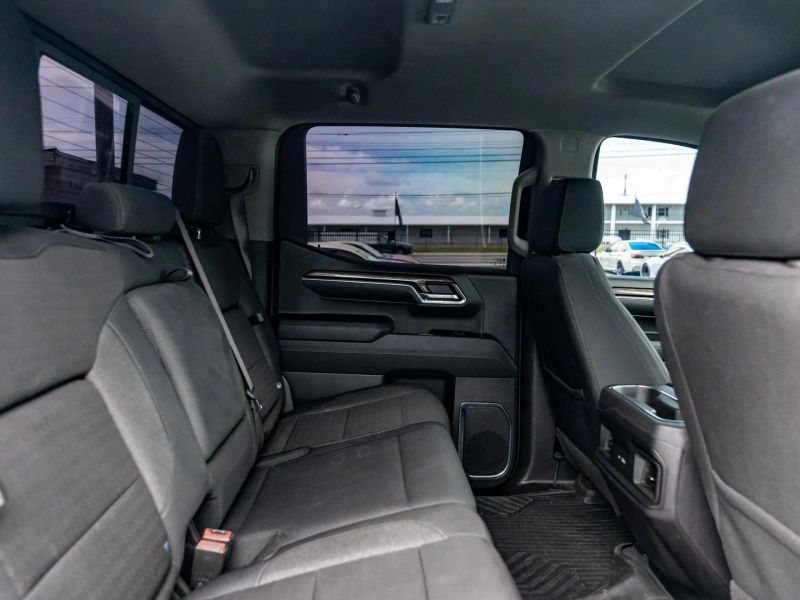 2024 Chevrolet Silverado 1500 Crew Cab LT Trail Boss Pickup 4D 5 3/4 ft