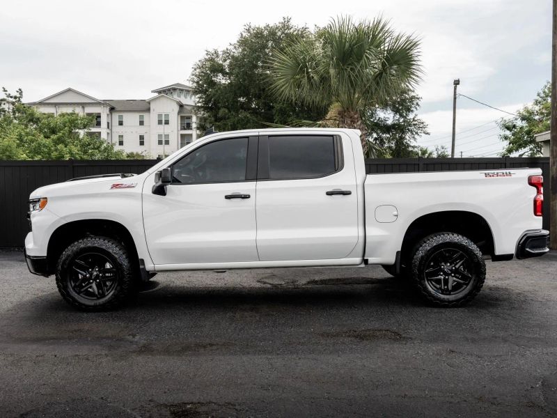 2024 Chevrolet Silverado 1500 Crew Cab LT Trail Boss Pickup 4D 5 3/4 ft