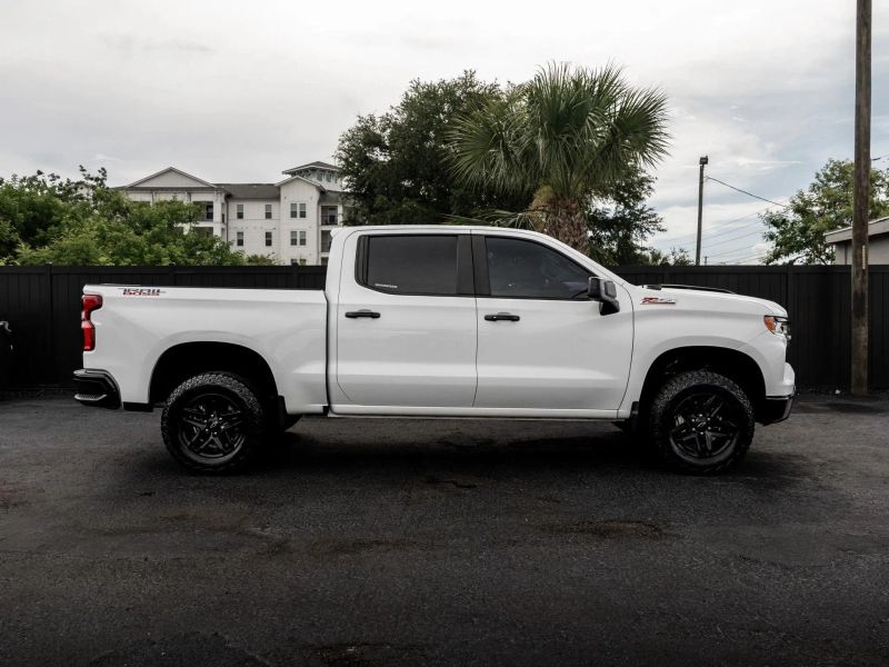 2024 Chevrolet Silverado 1500 Crew Cab LT Trail Boss Pickup 4D 5 3/4 ft